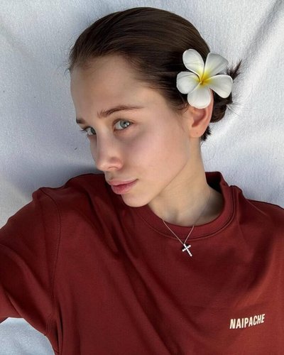 Голая Аврора Киба