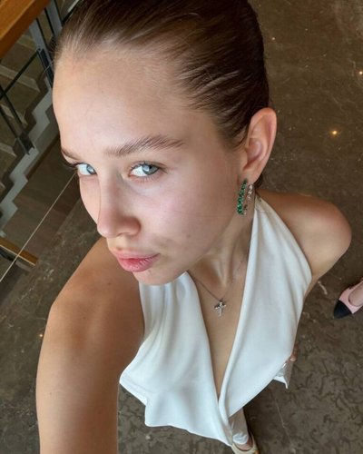 Голая Аврора Киба