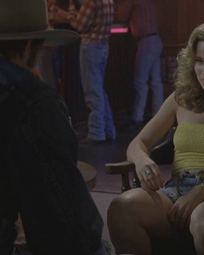 Linda Cardellini