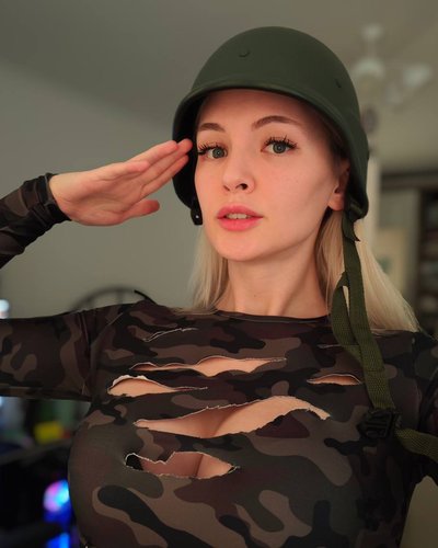 Голая Евгения Уайлд