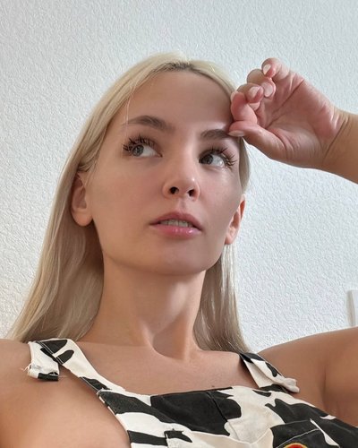 Голая Евгения Уайлд