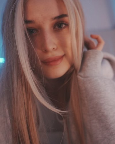 Голая Horneyjozy