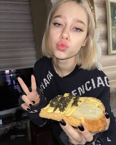 Голая Паша Сникерс
