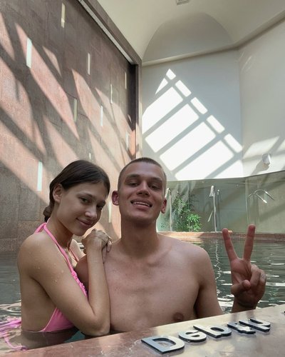 Голая Паша Сникерс