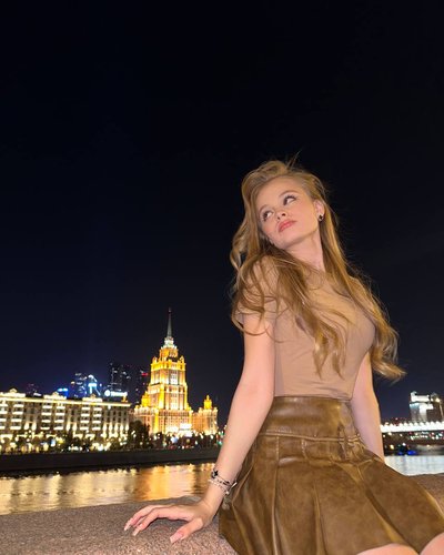 Миланы Стар