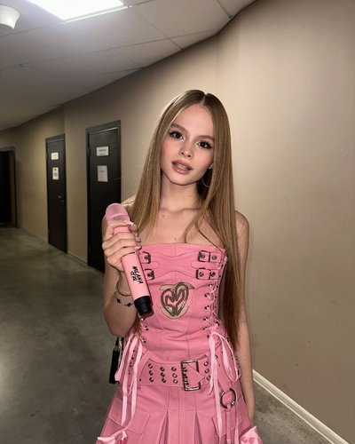 Миланы Стар
