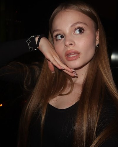 Миланы Стар