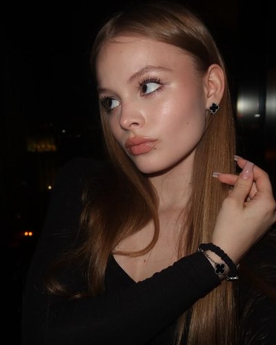 Миланы Стар