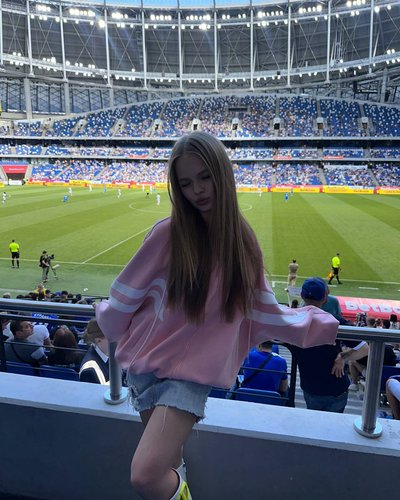 Миланы Стар