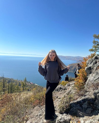 Миланы Стар