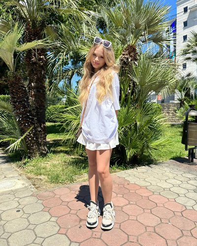 Миланы Стар