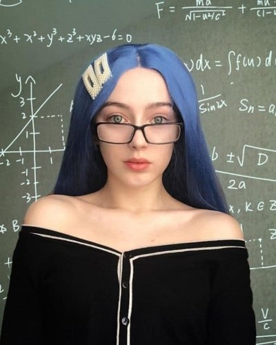 Голая Мэйби Бэйби