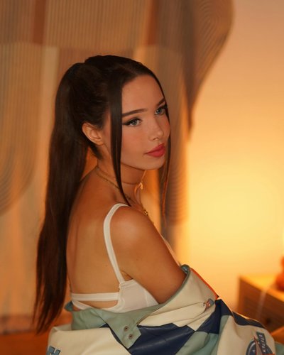 Lydia Violet