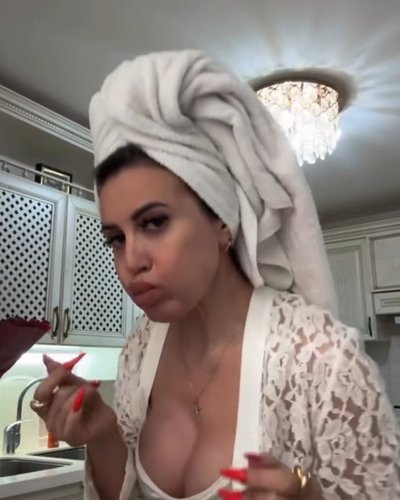 Голая Аленушка Тв