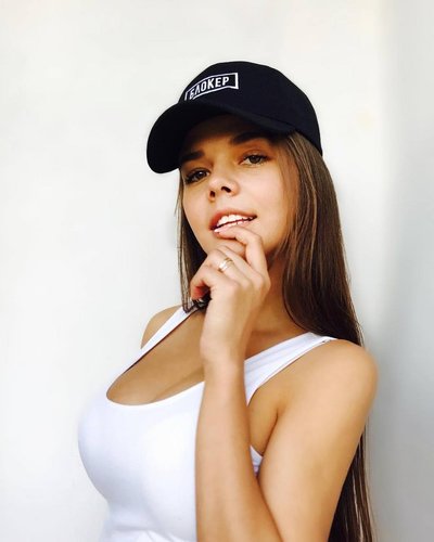 Насти Манасти