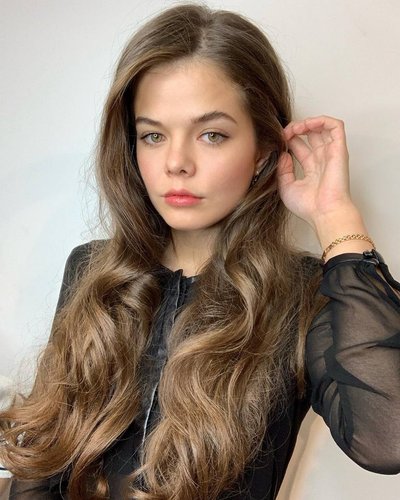 Насти Манасти