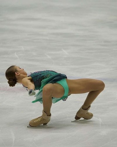 Голая Александра Трусова