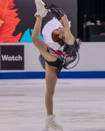 Голая Александра Трусова