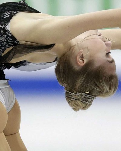 Голая Александра Трусова