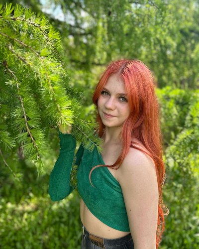 Голая Александра Трусова