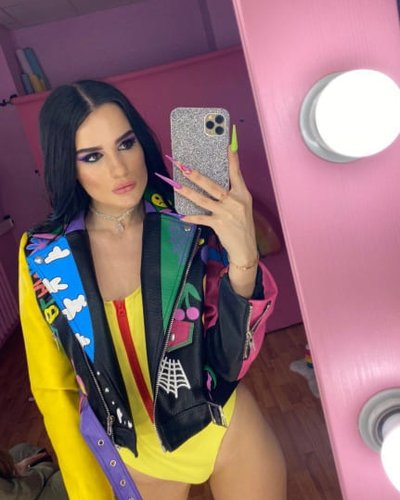 Голая Карина Аракелян