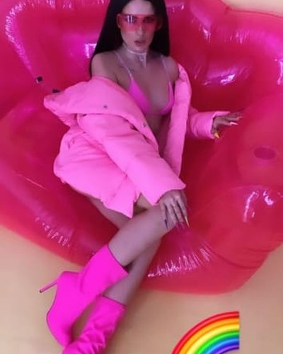 Голая Карина Аракелян