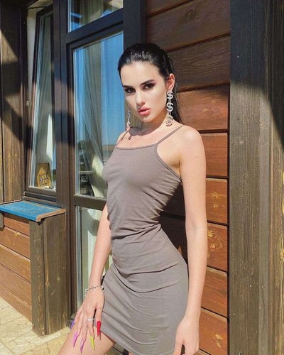 Голая Карина Аракелян