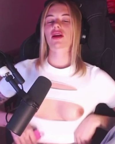 Голая Алина Олешева