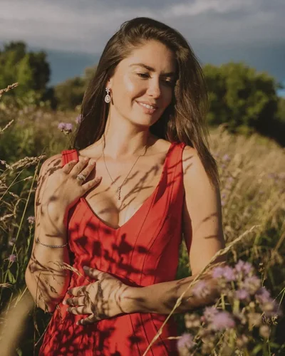 Голая Агата Муцениеце