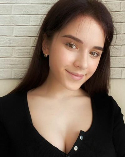 Голая Анна Комарова
