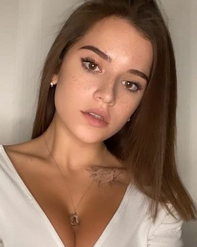 Голая Анна Комарова