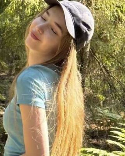 Голая Bloomus