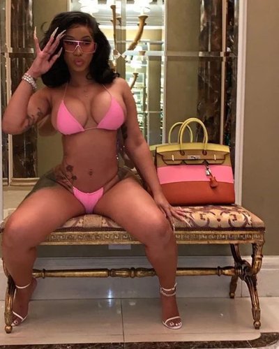 Карди Би