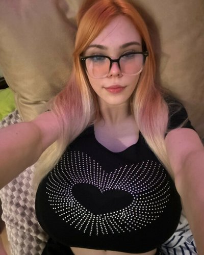 Голая Kitty Keettt