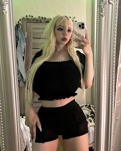 Голая Kitty Keettt