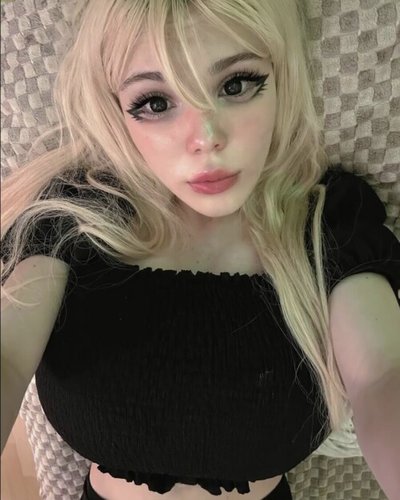 Голая Kitty Keettt