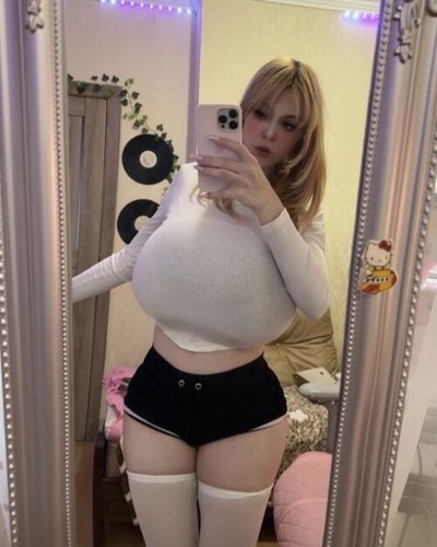 Голая Kitty Keettt