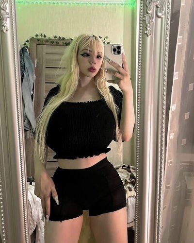Голая Kitty Keettt
