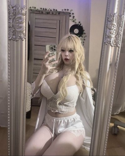 Голая Kitty Keettt