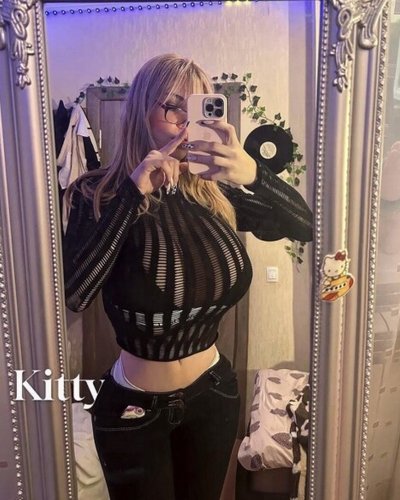 Голая Kitty Keettt