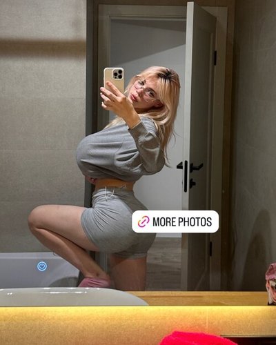 Голая Kitty Keettt