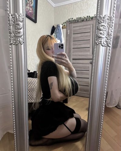 Голая Kitty Keettt