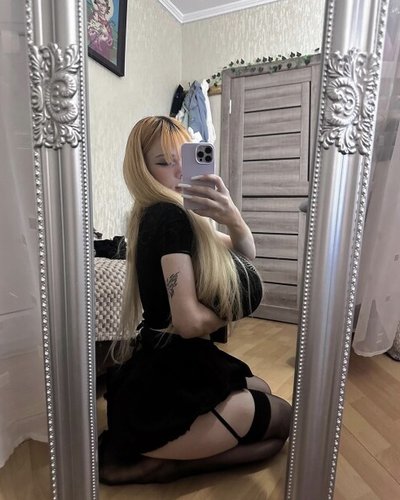 Голая Kitty Keettt