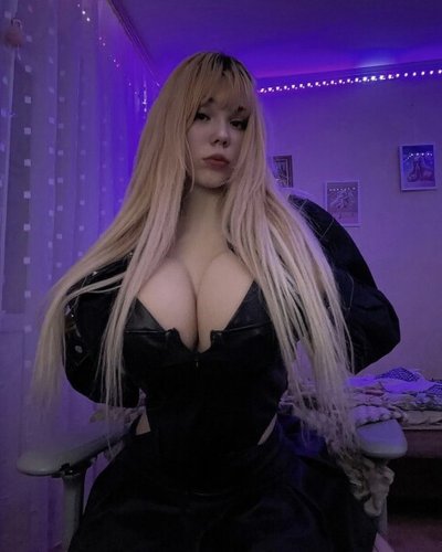 Голая Kitty Keettt