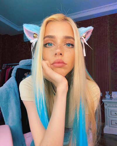 Nastya Kosh