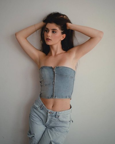 Голая Полина Денисова