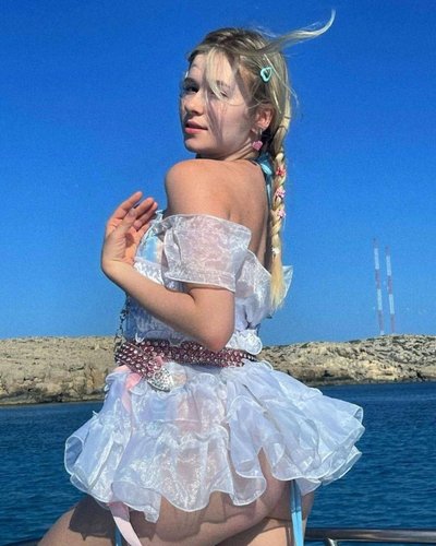 Голая Инст Рина