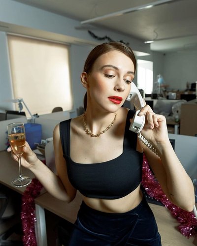 Голая Пелагея Невзорова