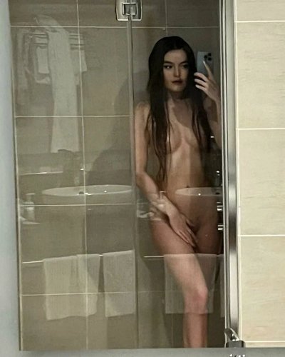 Яны Леоновой