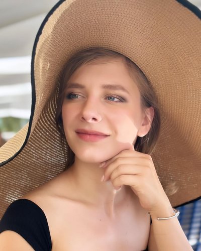 Голая Лиза Арзамасова